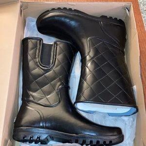 Sperry Nellie Black quilted rain boots